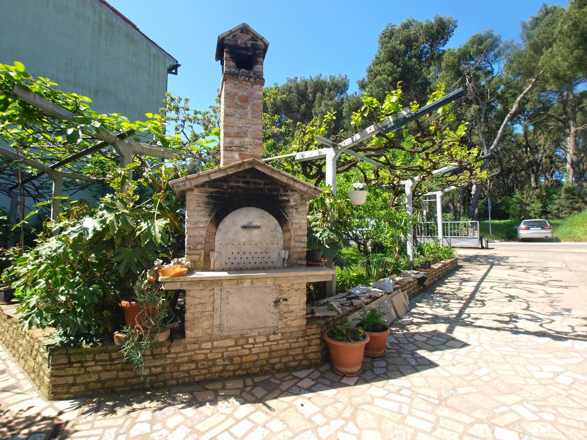 Apartments Pula 1618 Exterior photo
